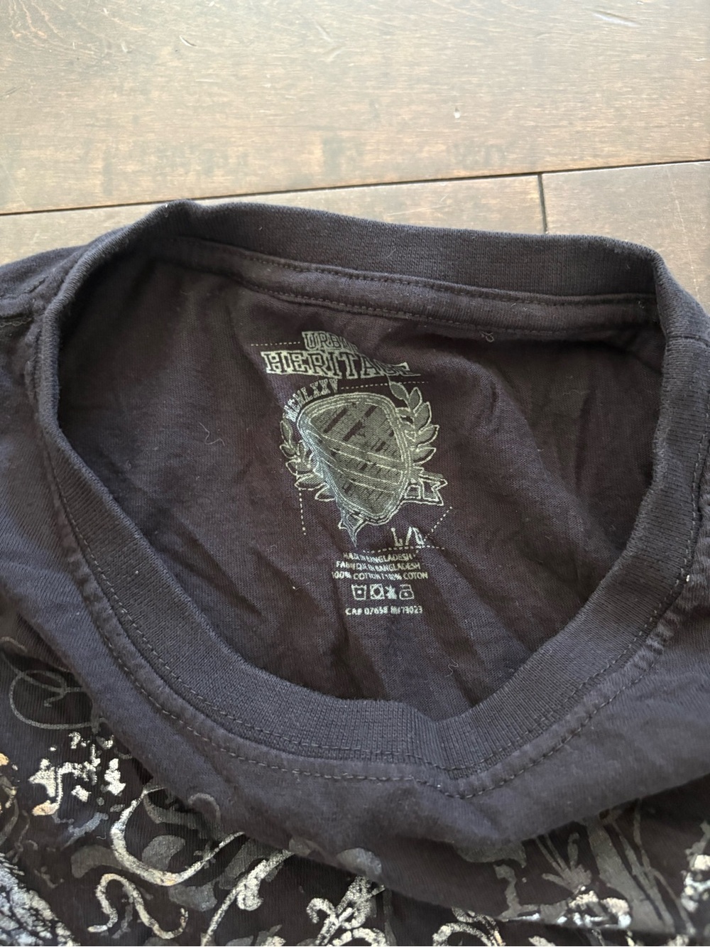 Urban Heritage Black Graphic Crewneck Shirt with White Crest Design - Picture 2 of 2